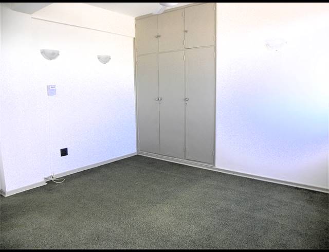 2 BEDROOM APARTMENT FOR SALE IN MARGATE BEACH